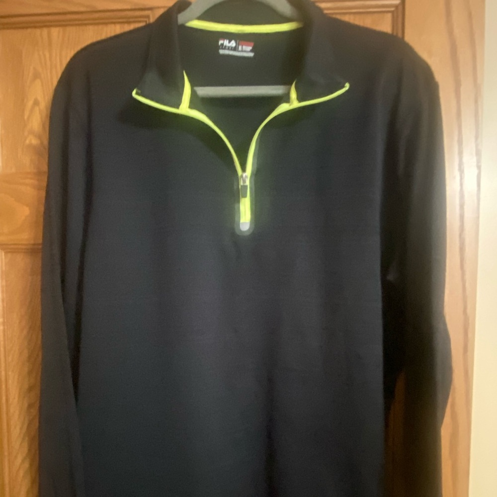 Fila men’s 1/4 zip shirt.